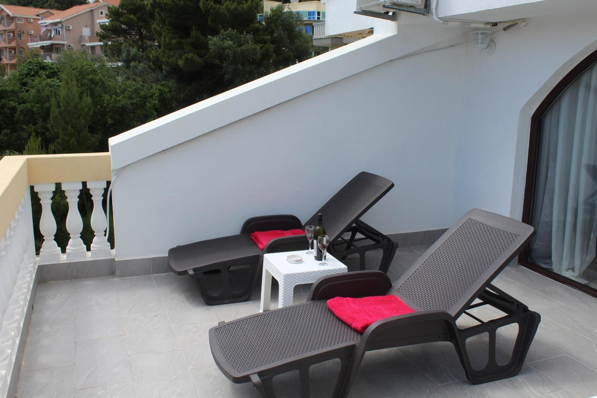 Apartmani Lime Petrovac Exterior foto